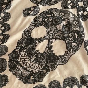 XL skull scarf